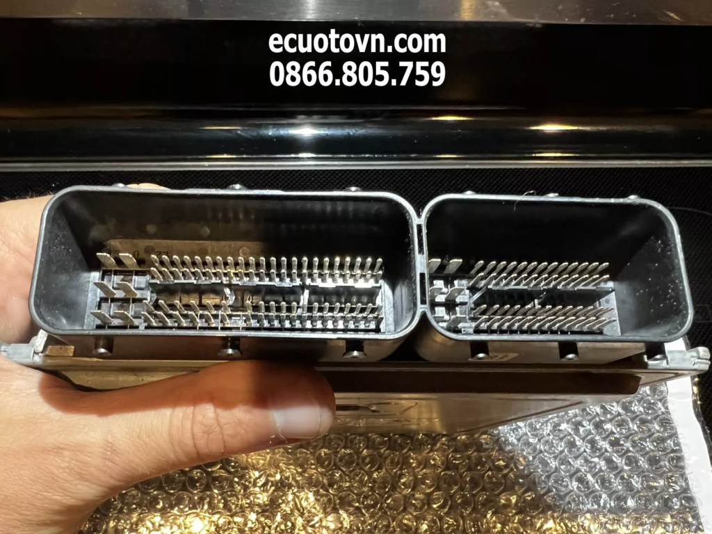 Hộp điều khiển động cơ BMW 325i E90