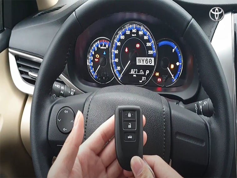 làm chìa khóa Toyota Vios TPHCM